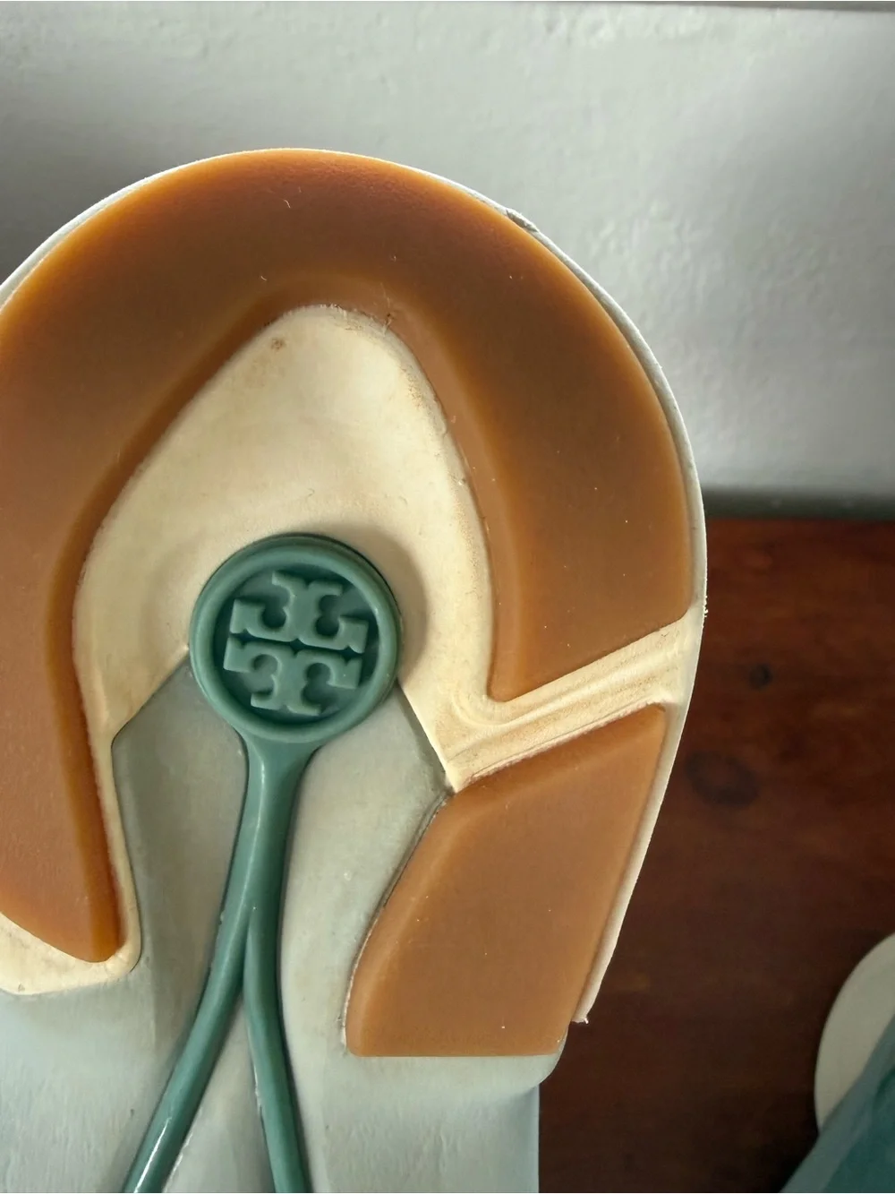 Tory Burch cushioned closure